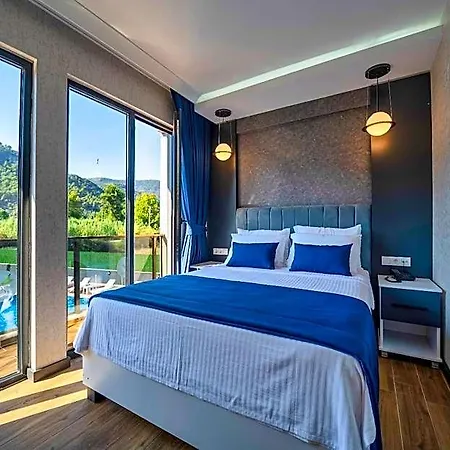 Hotel The Halcyon